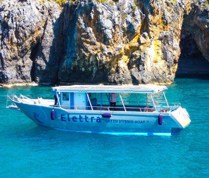 ESCURSIONE IN BARCA CON ELETTRA TRA ISOLA DINO E ARCOMAGNO